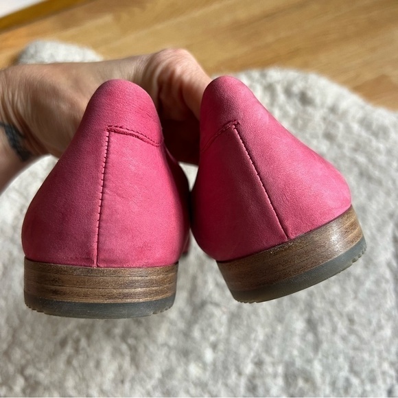 Ecco Fuchsia Tassel Loafers - Picture 7 of 10